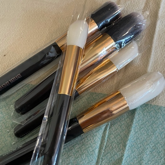 🥳2/$15 — Set of 5 Large Make Up Brushes BRAND NEW NWT - Picture 5 of 10